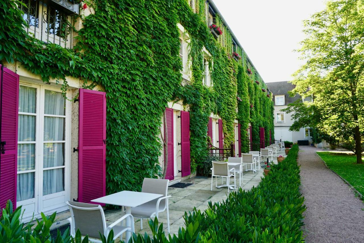 Le Manoir De Gressy Hotel Exterior photo